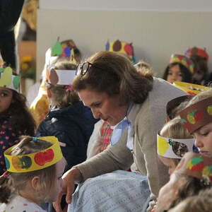 mit den Kindern des Pfarrcaritas-Kindergartens Hl. Familie
