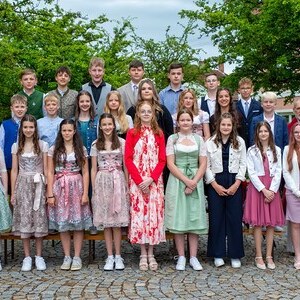 Gruppenfoto der Firmlinge aus Neukirchen