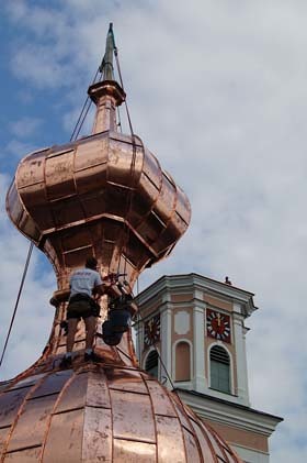 Rottenbach: Neuerrichtung des Turmhelms der Pfarrkirche 