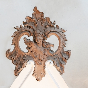 28 / © Wolfgang Hochreiter Kartusche mit Engel von Franz Joseph Ignaz Holzinger
