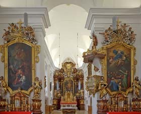 Peuerbach: Innenrenovierung der Pfarrkirche 