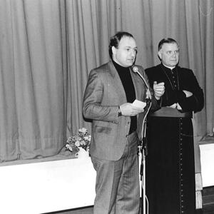 Visitation Stadtpfarre Traun, links Pfarrer Franz Wild (1988)